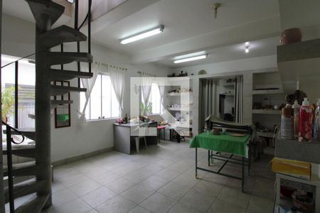 Casa à venda com 320m², 3 quartos e 3 vagasÁrea andar de cima da edícula