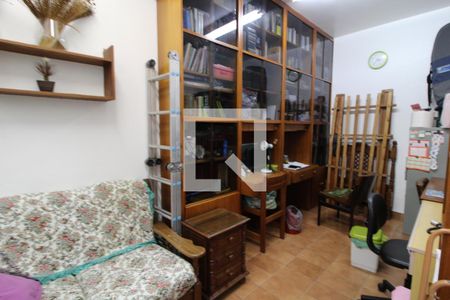 Casa à venda com 320m², 3 quartos e 3 vagasEscritório