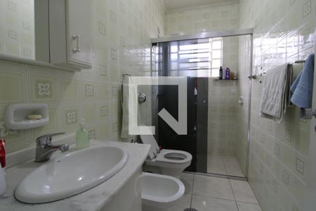 Casa à venda com 320m², 3 quartos e 3 vagasBanheiro da suíte