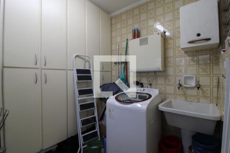 Casa à venda com 320m², 3 quartos e 3 vagasLavanderia