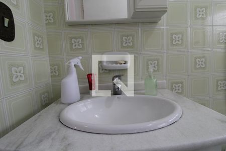 Casa à venda com 320m², 3 quartos e 3 vagasPia banheiro da suíte