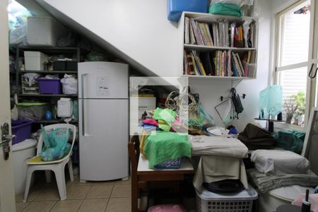 Casa à venda com 320m², 3 quartos e 3 vagasQuarto de serviço