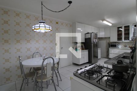 Casa à venda com 320m², 3 quartos e 3 vagasCozinha