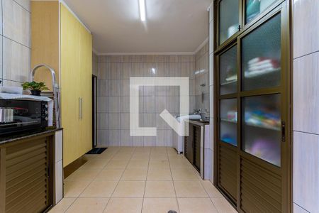 Casa à venda com 366m², 3 quartos e 6 vagasÁrea de serviço 