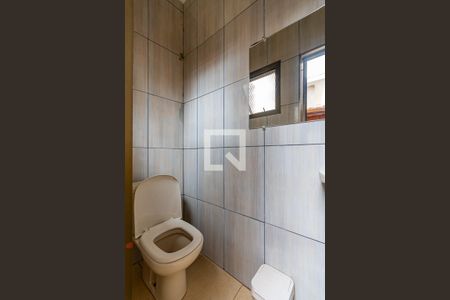 Casa à venda com 366m², 3 quartos e 6 vagasBanheiro de serviço 