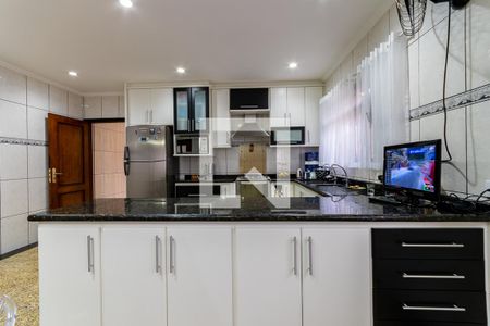 Casa à venda com 366m², 3 quartos e 6 vagasCozinha 