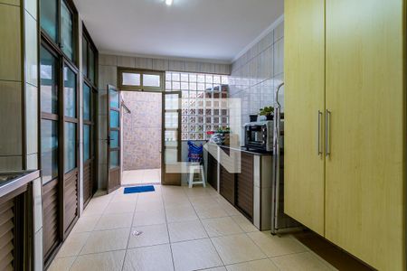 Casa à venda com 366m², 3 quartos e 6 vagasÁrea de serviço 