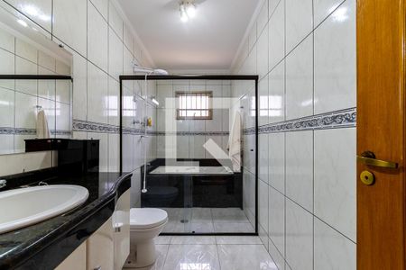 Casa à venda com 366m², 3 quartos e 6 vagasBanheiro suíte 1