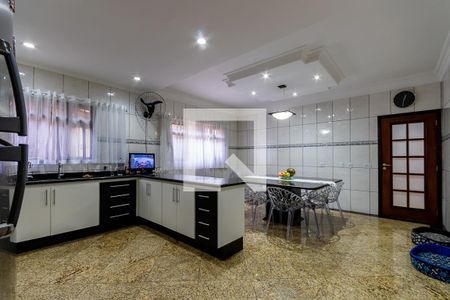 Casa à venda com 366m², 3 quartos e 6 vagasCozinha 