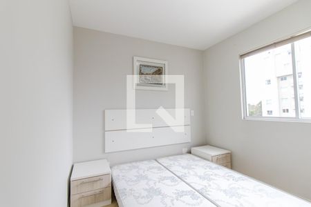 Quarto 1 Suíte de apartamento para alugar com 2 quartos, 55m² em Vila Izabel, Curitiba