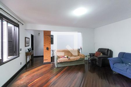 Casa à venda com 400m², 3 quartos e 2 vagas Casa à venda com 400m², 3 quartos e 2 vagasSala estar íntimo