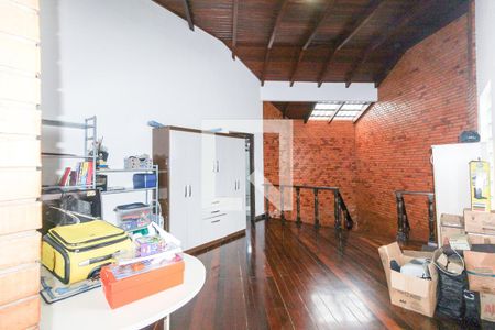 Casa à venda com 400m², 3 quartos e 2 vagas Casa à venda com 400m², 3 quartos e 2 vagasSótão