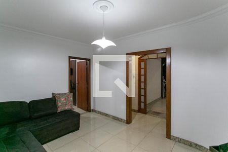 Sala de casa à venda com 6 quartos, 360m² em Itatiaia, Belo Horizonte