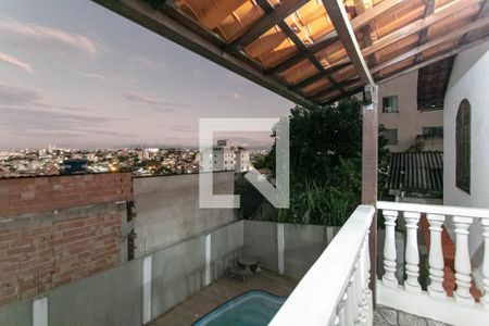 Varanda de casa à venda com 6 quartos, 360m² em Itatiaia, Belo Horizonte