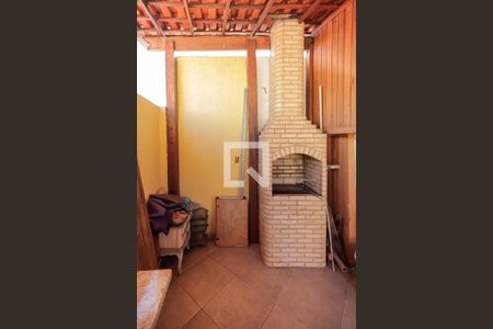 Casa de condomínio à venda com 240m², 3 quartos e 2 vagasChurrasqueira