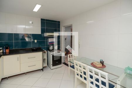 Casa de condomínio à venda com 240m², 3 quartos e 2 vagasCozinha