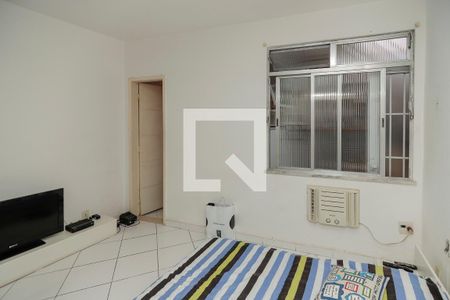 Casa de condomínio à venda com 240m², 3 quartos e 2 vagasSuíte