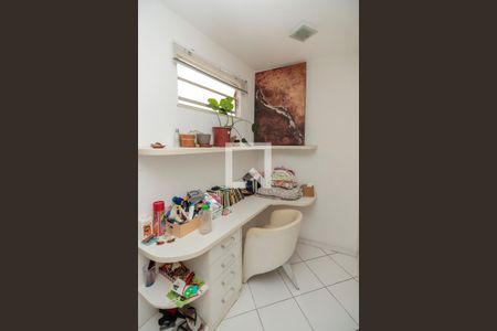 Casa de condomínio à venda com 240m², 3 quartos e 2 vagasQuarto 1