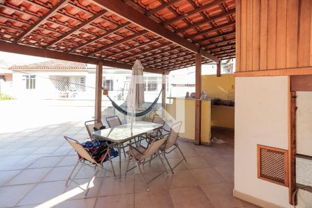 Casa de condomínio à venda com 240m², 3 quartos e 2 vagasTerraço