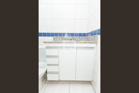 Casa de condomínio para alugar com 80m², 3 quartos e 1 vaga Casa de condomínio para alugar com 80m², 3 quartos e 1 vagaDetalhe do banheiro