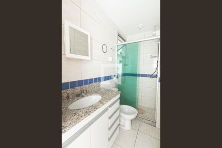Banheiro do quarto 2 de casa de condomínio para alugar com 3 quartos, 80m² em Bento Ribeiro, Rio de Janeiro