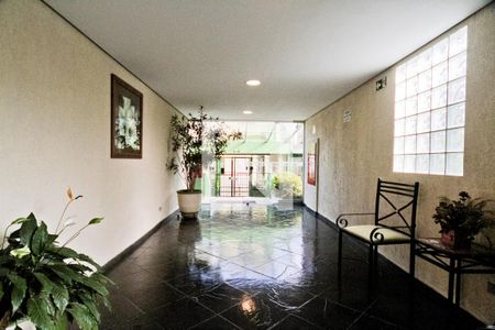 Apartamento à venda com 60m², 2 quartos e 2 vagas Apartamento à venda com 60m², 2 quartos e 2 vagasHall