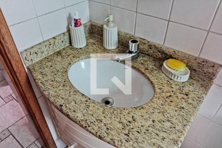 Apartamento à venda com 60m², 2 quartos e 2 vagas Apartamento à venda com 60m², 2 quartos e 2 vagasBanheiro