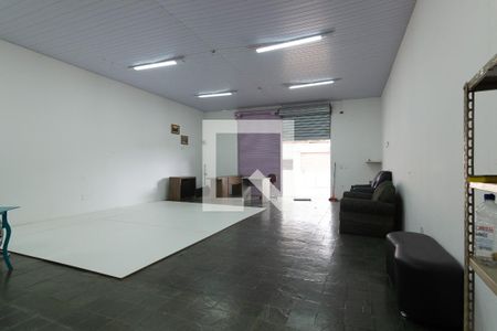 Casa à venda com 200m², 2 quartos e 6 vagas Casa à venda com 200m², 2 quartos e 6 vagasSalão 2