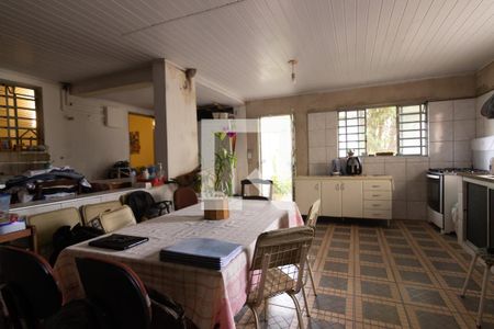 Casa à venda com 200m², 2 quartos e 6 vagas Casa à venda com 200m², 2 quartos e 6 vagasCozinha