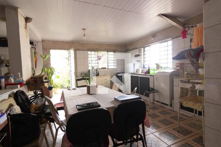 Casa à venda com 200m², 2 quartos e 6 vagas Casa à venda com 200m², 2 quartos e 6 vagasCozinha