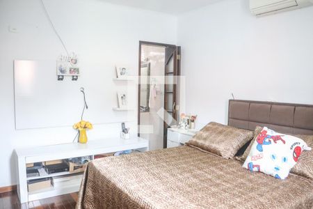 Casa para alugar com 160m², 3 quartos e 5 vagasSuíte