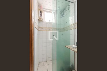 Banheiro de apartamento à venda com 2 quartos, 50m² em Rubem Berta, Porto Alegre