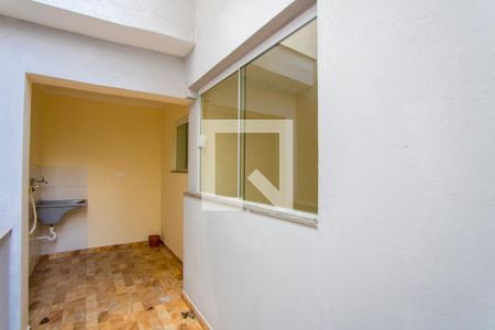 Casa à venda com 125m², 2 quartos e 2 vagasCorredor - Externo