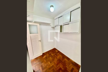 Apartamento à venda com 56m², 1 quarto e 1 vaga Apartamento à venda com 56m², 1 quarto e 1 vagaQuarto de Serviço
