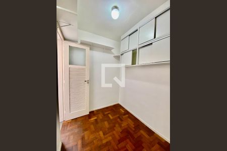 Apartamento à venda com 56m², 1 quarto e 1 vaga Apartamento à venda com 56m², 1 quarto e 1 vagaQuarto de Serviço