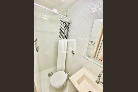 Apartamento à venda com 56m², 1 quarto e 1 vaga Apartamento à venda com 56m², 1 quarto e 1 vagaBanheiro de Serviço