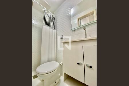 Apartamento à venda com 56m², 1 quarto e 1 vaga Apartamento à venda com 56m², 1 quarto e 1 vagaBanheiro de Serviço