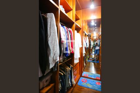 Casa à venda com 850m², 7 quartos e 8 vagasCloset da Suite 1