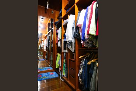 Casa à venda com 850m², 7 quartos e 8 vagasCloset da Suite 1