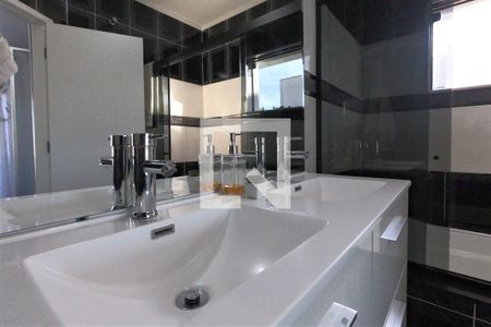 Casa à venda com 222m², 3 quartos e 4 vagasBanheiro da Suíte 3