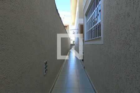 Casa à venda com 222m², 3 quartos e 4 vagasCorredor Externo