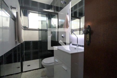 Casa à venda com 222m², 3 quartos e 4 vagasBanheiro da Suíte 1