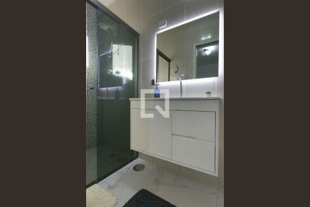 Casa à venda com 222m², 3 quartos e 4 vagasBanheiro da Suíte 2