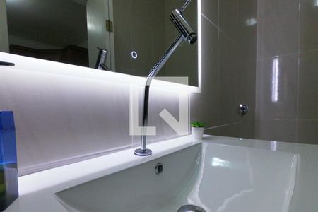 Casa à venda com 222m², 3 quartos e 4 vagasBanheiro da Suíte 2