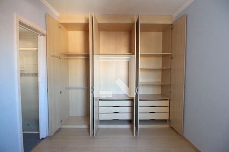 Apartamento para alugar com 85m², 3 quartos e 1 vagaSuíte - Guarda-roupas