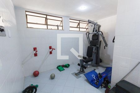 Apartamento à venda com 227m², 4 quartos e 3 vagas Apartamento à venda com 227m², 4 quartos e 3 vagasÁrea Comum - Academia