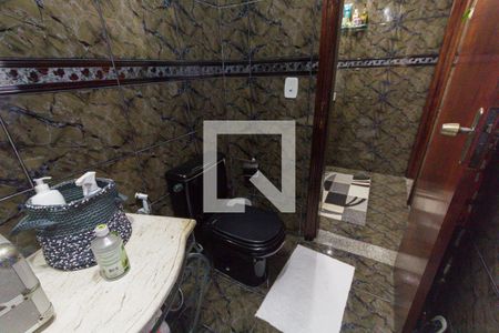 Apartamento à venda com 227m², 4 quartos e 3 vagas Apartamento à venda com 227m², 4 quartos e 3 vagasBanheiro da Suíte 2