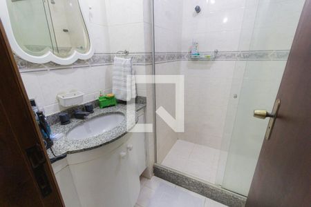 Apartamento à venda com 227m², 4 quartos e 3 vagas Apartamento à venda com 227m², 4 quartos e 3 vagasBanheiro da Suíte 1