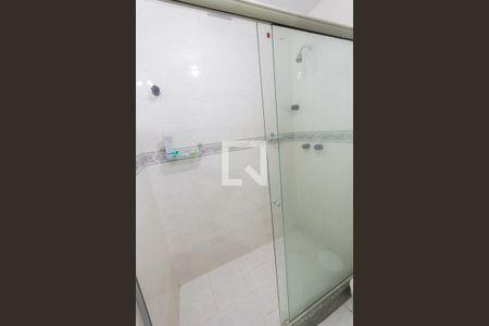 Apartamento à venda com 227m², 4 quartos e 3 vagas Apartamento à venda com 227m², 4 quartos e 3 vagasBanheiro da Suíte 1