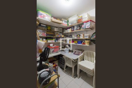 Apartamento à venda com 227m², 4 quartos e 3 vagas Apartamento à venda com 227m², 4 quartos e 3 vagasQuarto de Serviço